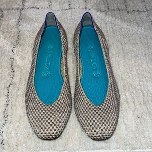 Metallic champagne limited edition Rothy’s ballet flats